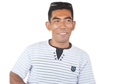 Sukses Merintis Restoran Lokal Pertama di Desa